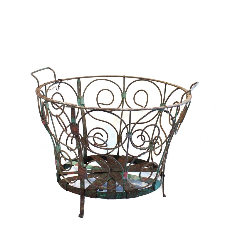 Cesta in ferro battuto  (Italia, XX sec.)  - Asta Illuminazione e decorazione per interni - San Luca Casa d'Aste