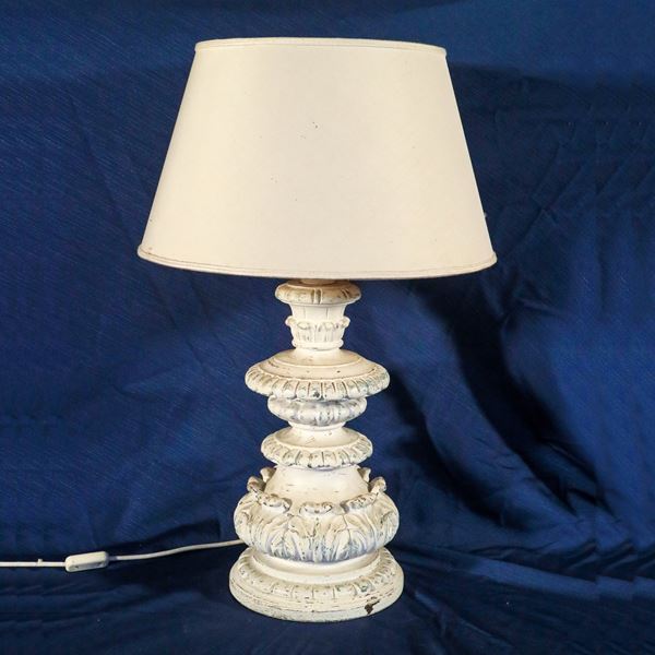 ♦ Lampada da tavolo in legno laccato