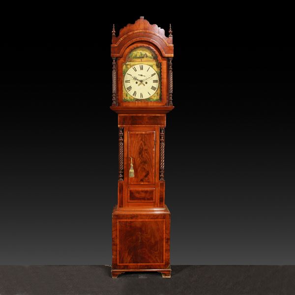 Orologio a torre in mogano e piuma di mogano