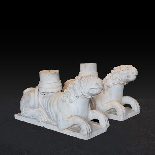 Coppia di sculture in pietra