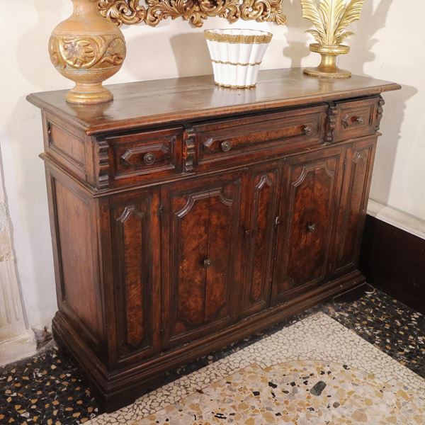 Credenza in noce