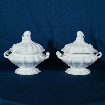 ♦ Coppia di Zuppiere in Ceramica Smaltata Bianca