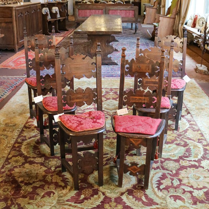 ♦ Sei sedie in noce  (Italia, XX sec.)  - Asta Gli Arredi di Villa "Le Marchesane" - San Luca Casa d'Aste