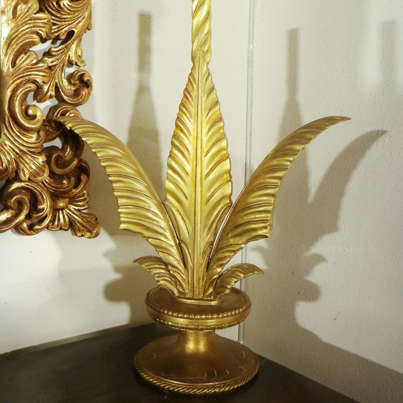 ♦ Fregio in legno dorato  (Italia, XX sec.)  - Asta Gli Arredi di Villa "Le Marchesane" - San Luca Casa d'Aste