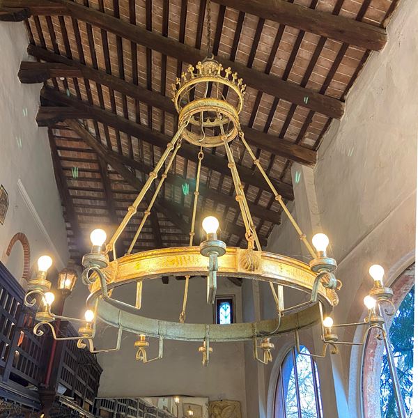 Grande lampadario a dodici luci