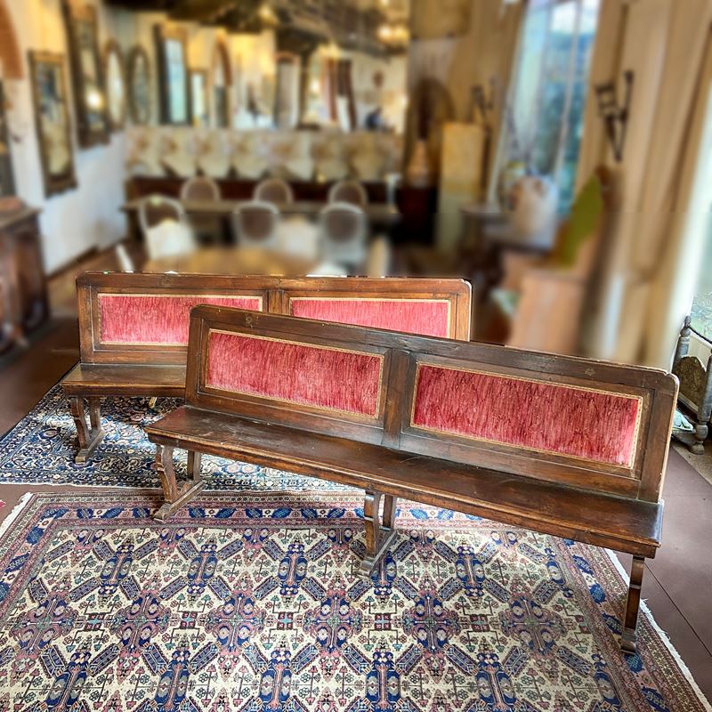 Coppia di panche in noce  (Italia, XVIII sec.)  - Asta Gli Arredi di Villa "Le Marchesane" - San Luca Casa d'Aste