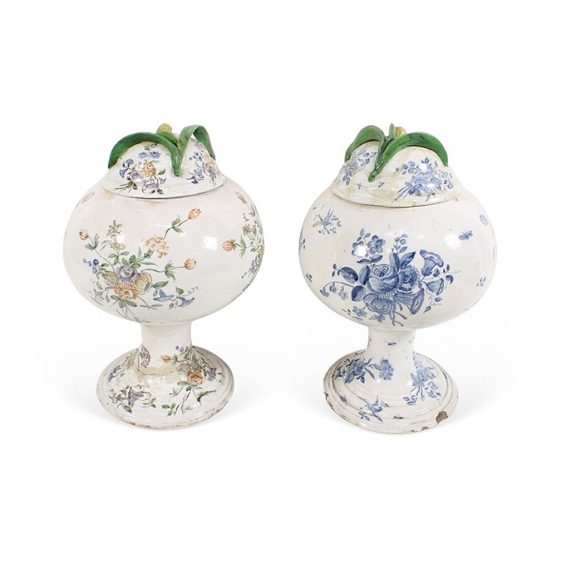 Coppia di vasi con coperchio in ceramica  (Italia, XIX-XX sec.)  - Asta ASTA A TEMPO Ceramiche e porcellane - San Luca Casa d'Aste