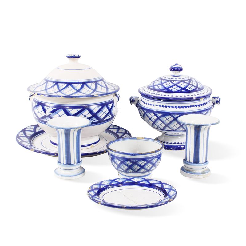 Gruppo di sette oggetti in ceramica smaltata  (Italia, XIX-XX sec.)  - Asta ASTA A TEMPO Ceramiche e porcellane - San Luca Casa d'Aste