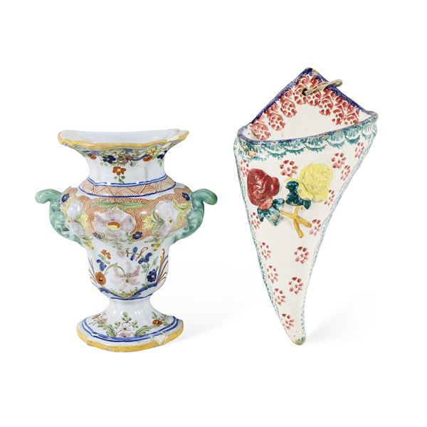 Due oggetti in ceramica smaltata