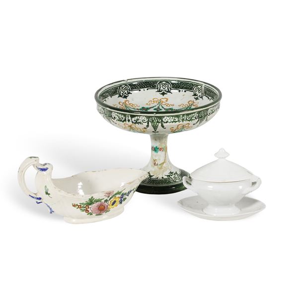 Gruppo di oggetti in ceramica smaltata (3)