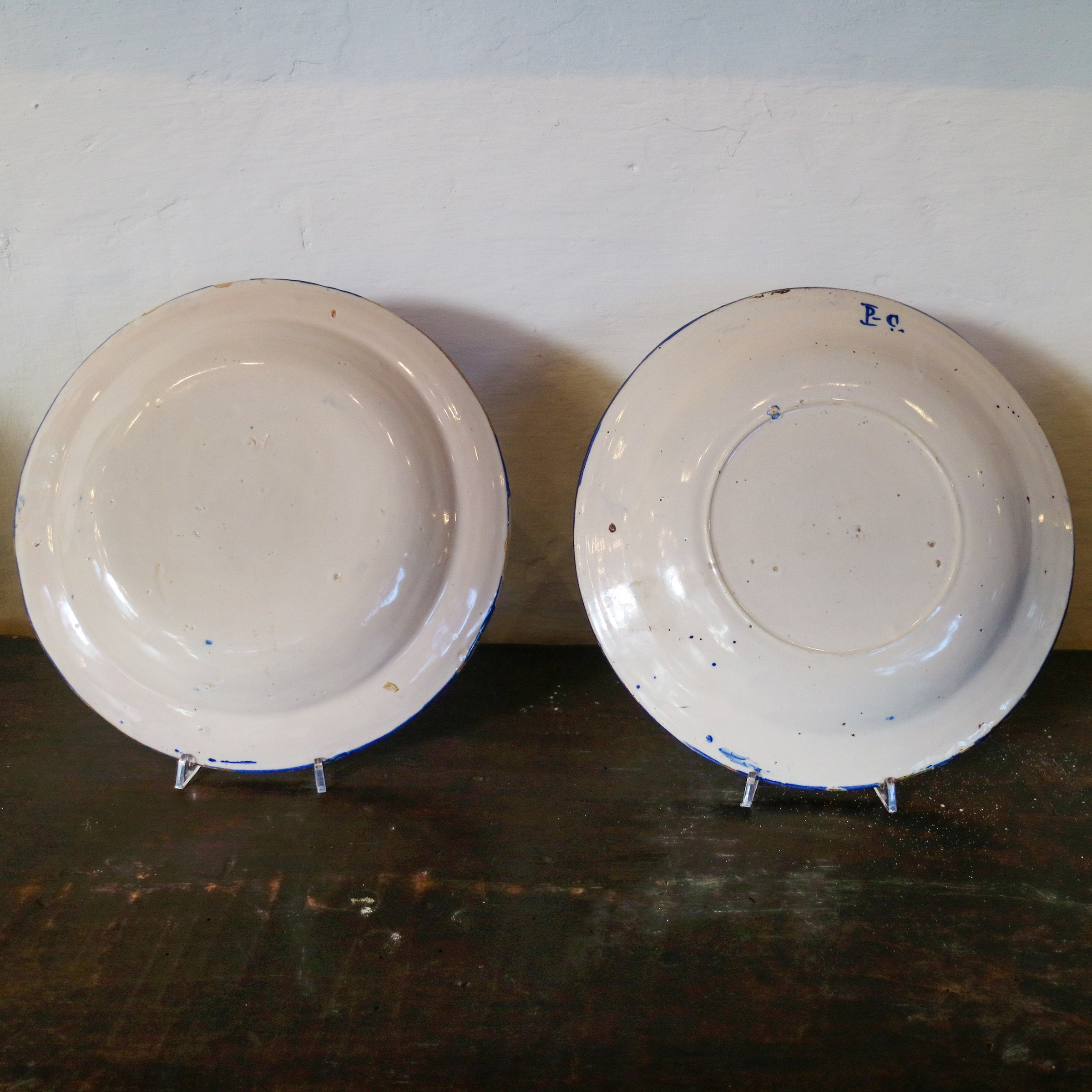 Due Piatti in Maiolica