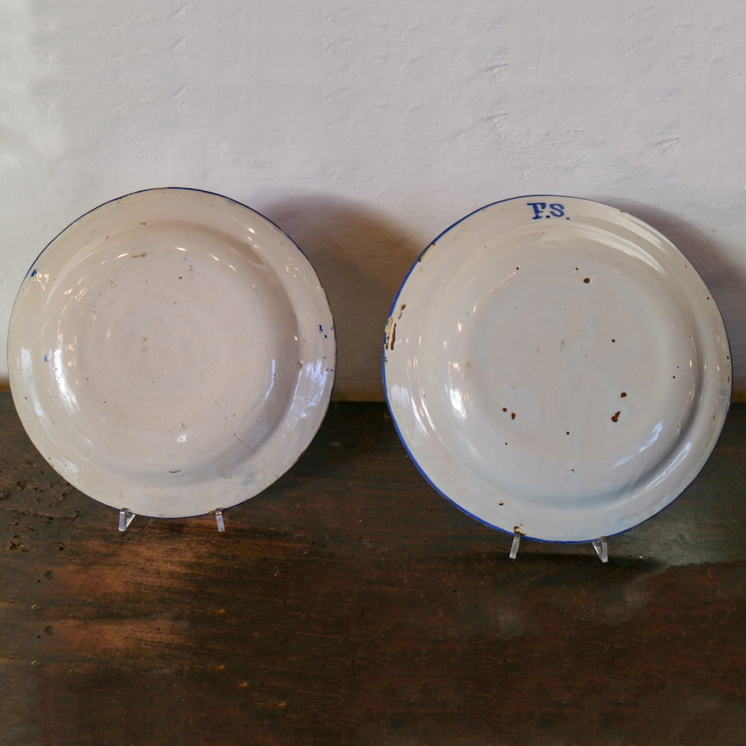 Due Piatti in Maiolica
