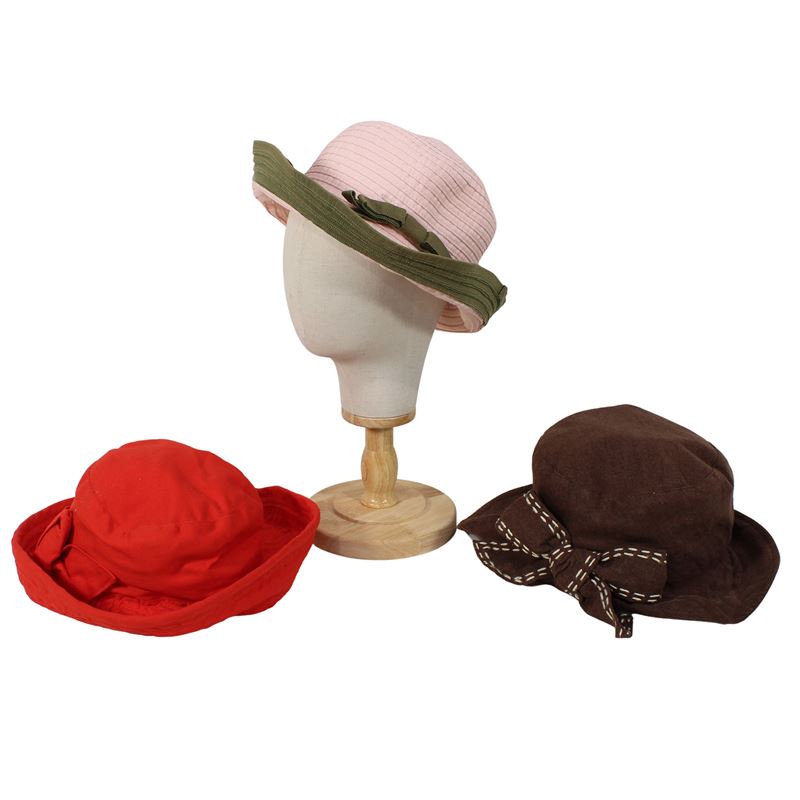 Tre cappelli  (Italia, XX Sec.)  - Asta ASTA A TEMPO Fashion Vintage - San Luca Casa d'Aste