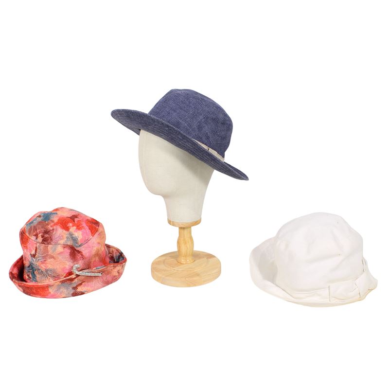 Tre cappelli  (Italia, XX Sec.)  - Asta ASTA A TEMPO Fashion Vintage - San Luca Casa d'Aste