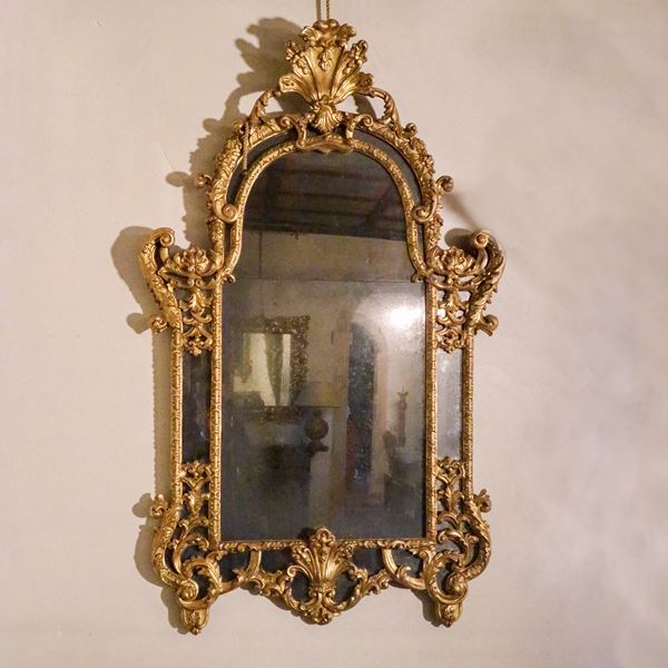 ♦ Specchiera in legno dorato