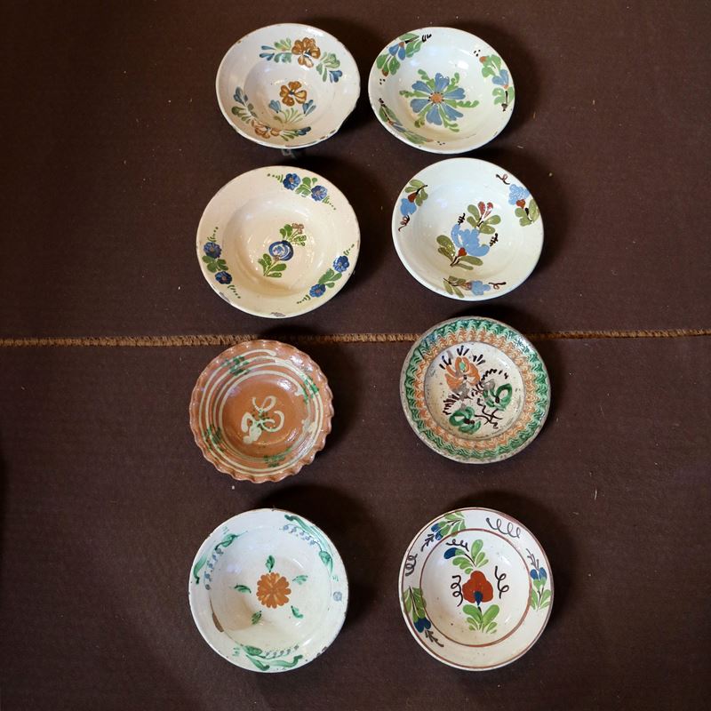 Otto piatti in maiolica  (Italia, XX sec.)  - Asta Gli Arredi di Villa "Le Marchesane" - San Luca Casa d'Aste