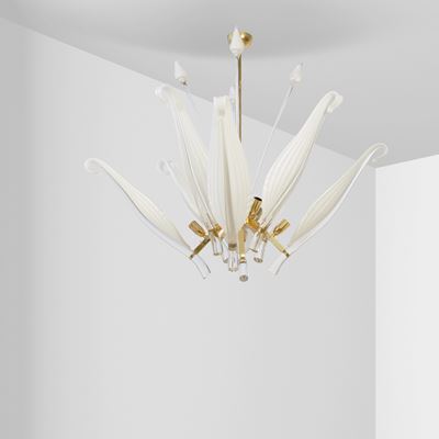 Franco Luce, Lampada a sospensione a otto luci con montatura in ottone e foglie in vetro di Muran...