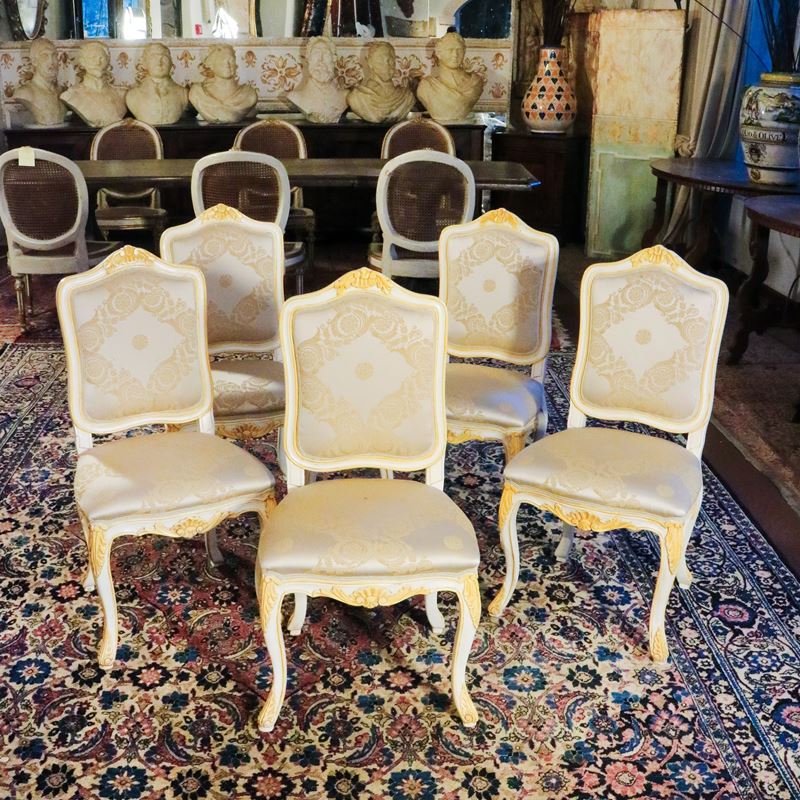 ♦ Cinque sedie in legno laccato  (Italia, XX sec.)  - Asta Gli Arredi di Villa "Le Marchesane" - San Luca Casa d'Aste