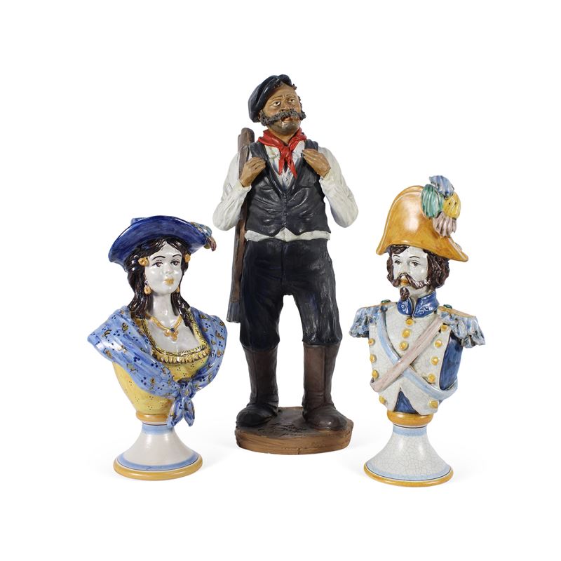Gruppo di tre oggetti  (manifattura Caltagirone)  - Asta ASTA A TEMPO Ceramiche e porcellane - San Luca Casa d'Aste