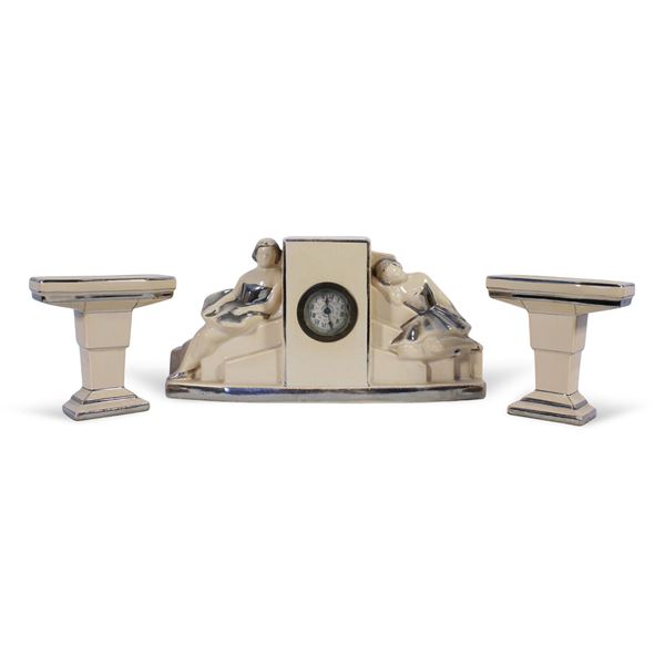 Gruppo di oggetti da camino in ceramica