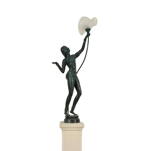 Scultura elettrificata in bronzo brunito