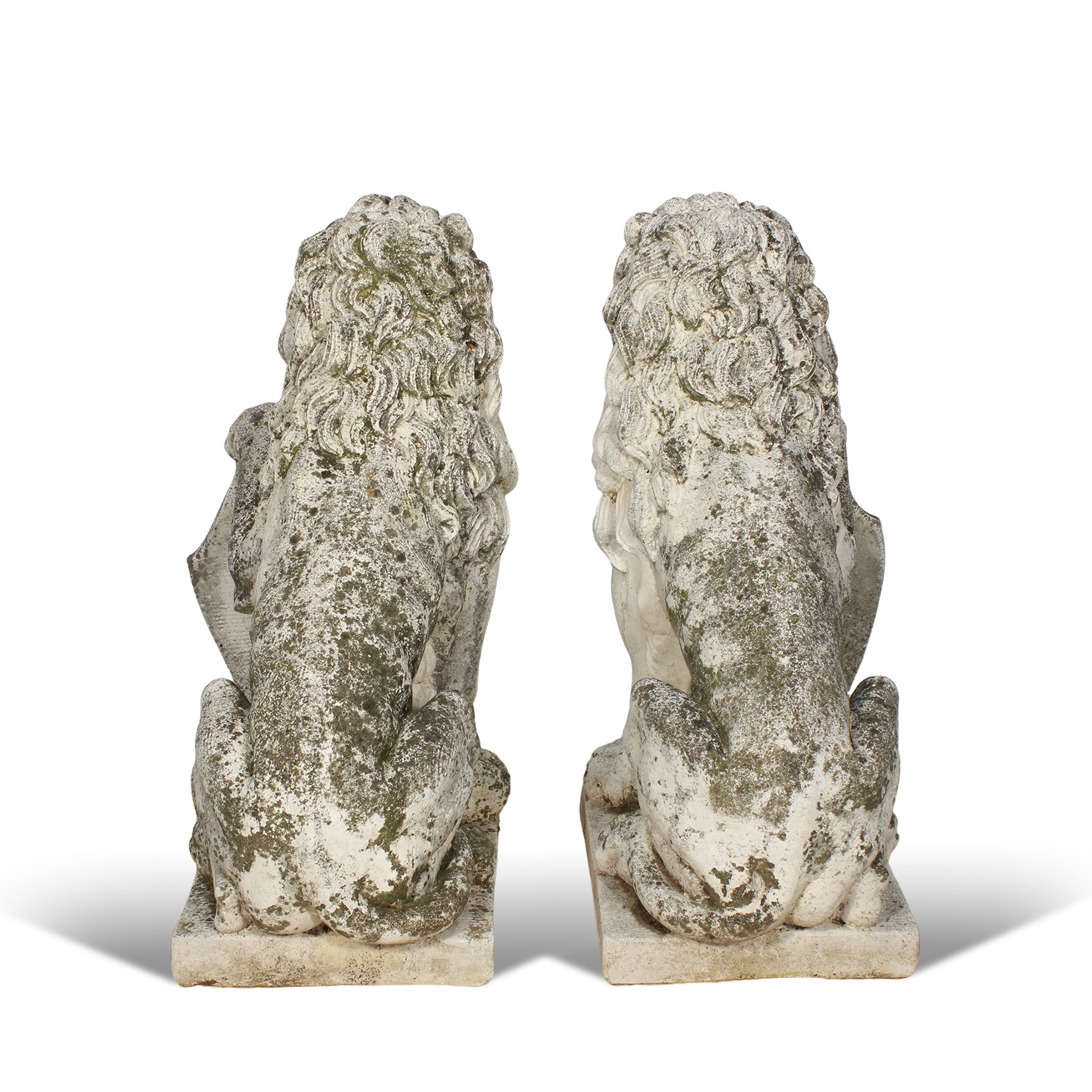 Coppia di sculture in agglomerato di pietra