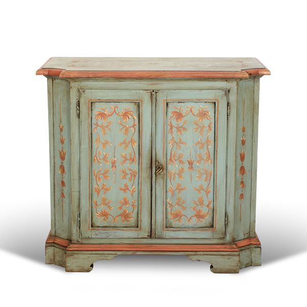 Credenza in legno laccato