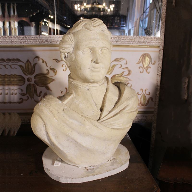 Busto ritratto in gesso  (Italia, XIX-XX sec.)  - Asta Gli Arredi di Villa "Le Marchesane" - San Luca Casa d'Aste