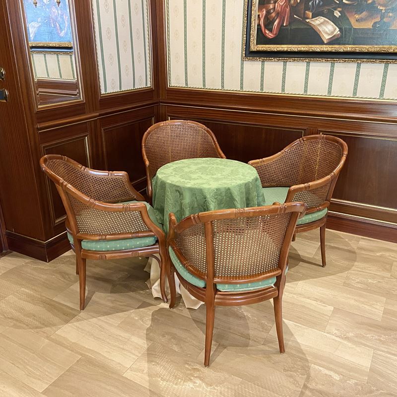 Quattro poltrone in faggio  (Italia, XX sec.)  - Asta Gli Arredi del Grand Hotel Bristol sul Lago Maggiore - San Luca Casa d'Aste