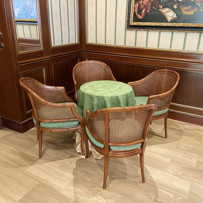 Quattro poltrone in faggio  (Italia, XX sec.)  - Asta Gli Arredi del Grand Hotel Bristol sul Lago Maggiore - San Luca Casa d'Aste