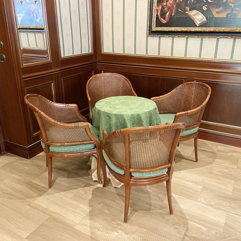 Quattro poltrone in faggio  (Italia, XX sec.)  - Asta Gli Arredi del Grand Hotel Bristol sul Lago Maggiore - San Luca Casa d'Aste
