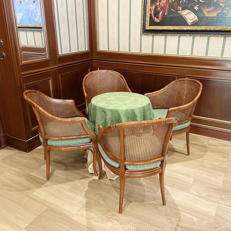 Quattro poltrone in faggio  (Italia, XX sec.)  - Asta Gli Arredi del Grand Hotel Bristol sul Lago Maggiore - San Luca Casa d'Aste