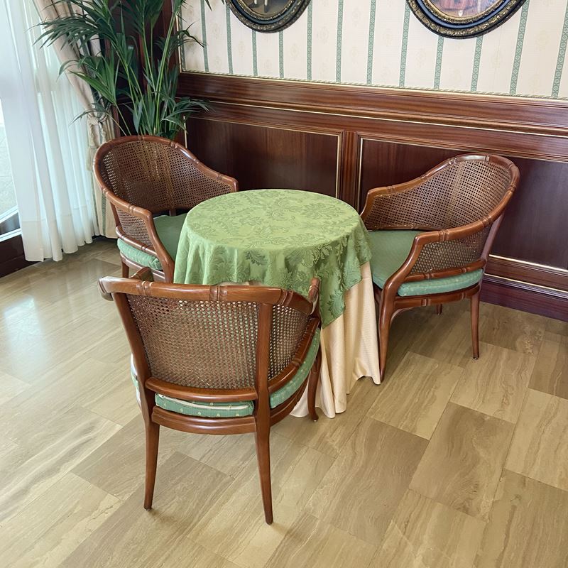 Tre poltrone in faggio  (Italia, XX sec.)  - Asta Gli Arredi del Grand Hotel Bristol sul Lago Maggiore - San Luca Casa d'Aste