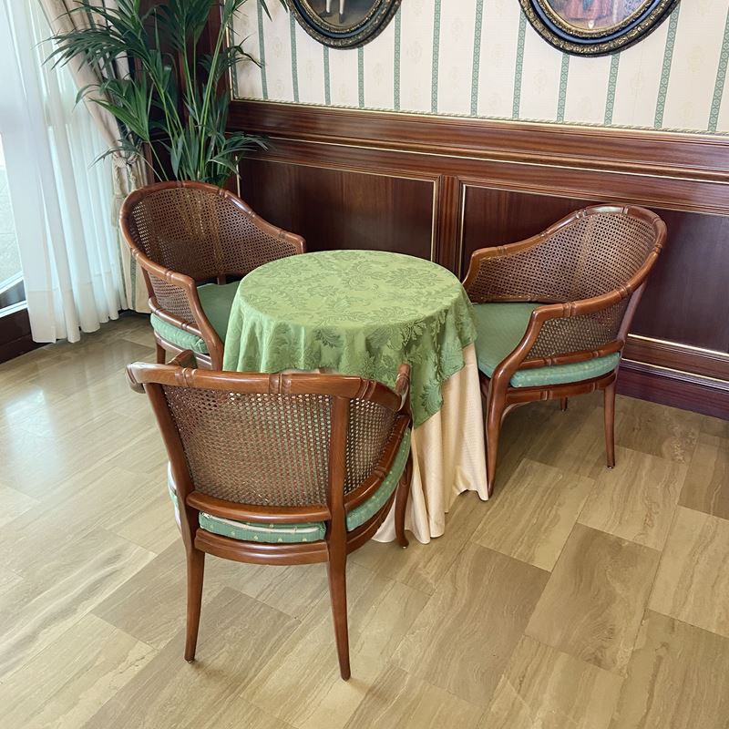Tre poltrone in faggio  (Italia, XX sec.)  - Asta Gli Arredi del Grand Hotel Bristol sul Lago Maggiore - San Luca Casa d'Aste