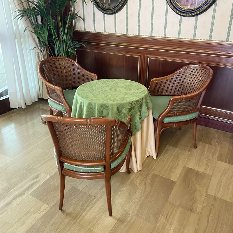 Tre poltrone in faggio  (Italia, XX sec.)  - Asta Gli Arredi del Grand Hotel Bristol sul Lago Maggiore - San Luca Casa d'Aste