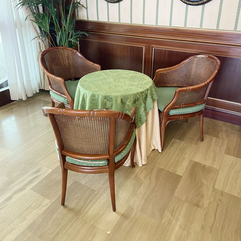 Tre poltrone in faggio  (Italia, XX sec.)  - Asta Gli Arredi del Grand Hotel Bristol sul Lago Maggiore - San Luca Casa d'Aste