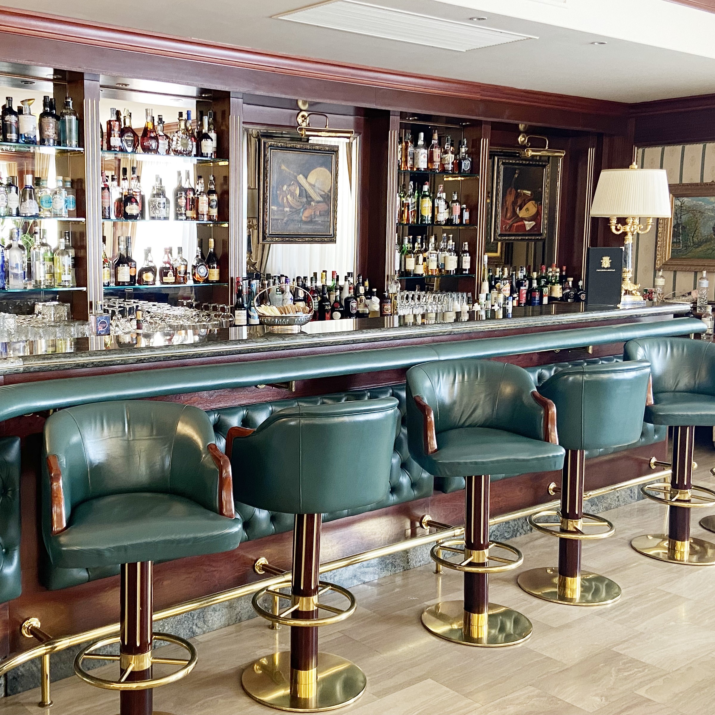 Grande Bancone Bar in Mogano