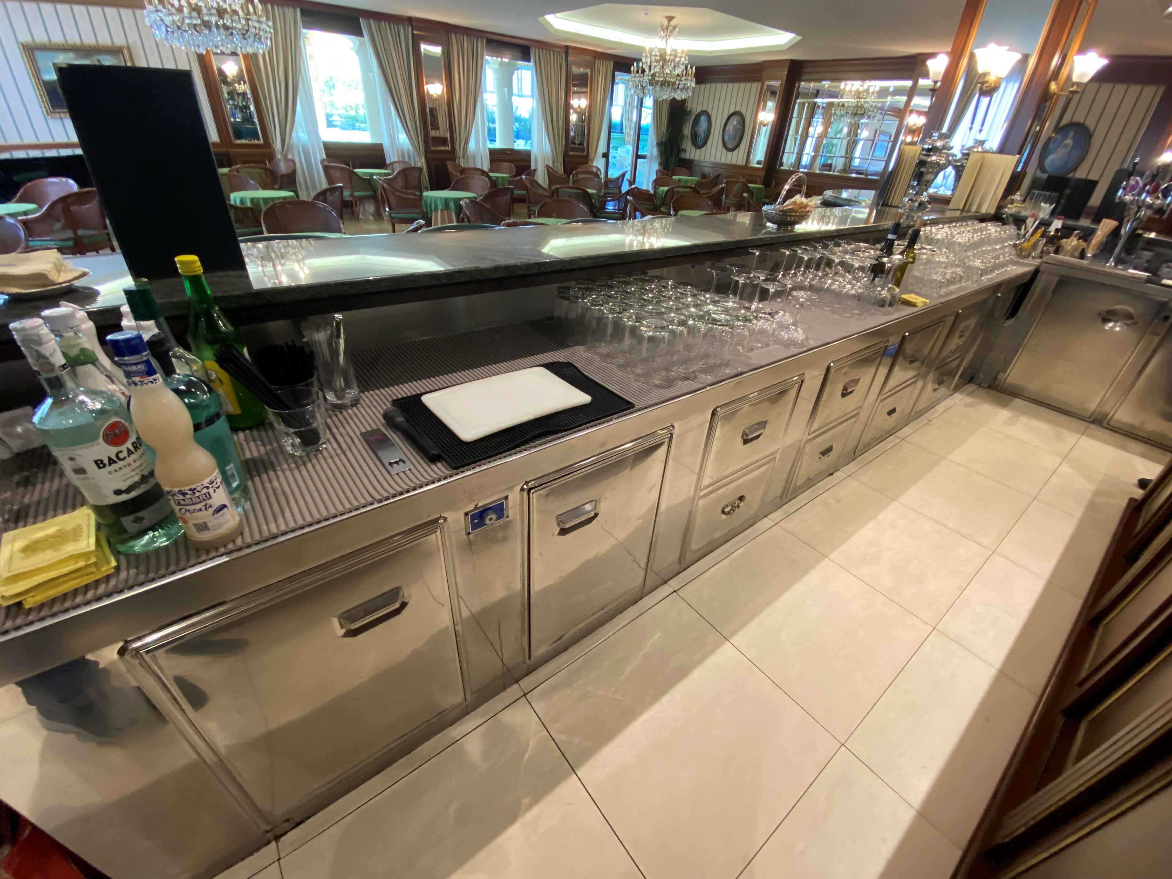 Grande Bancone Bar in Mogano