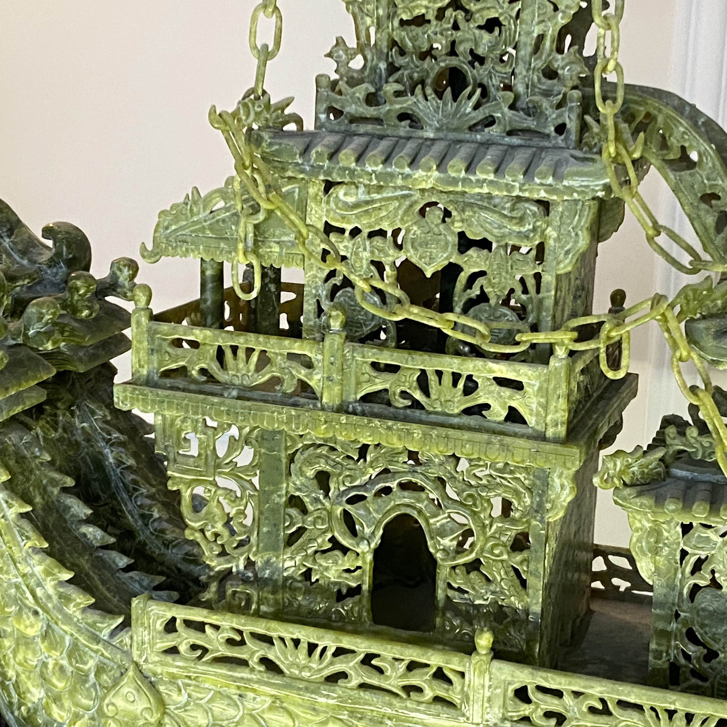 Grande scultura in giada