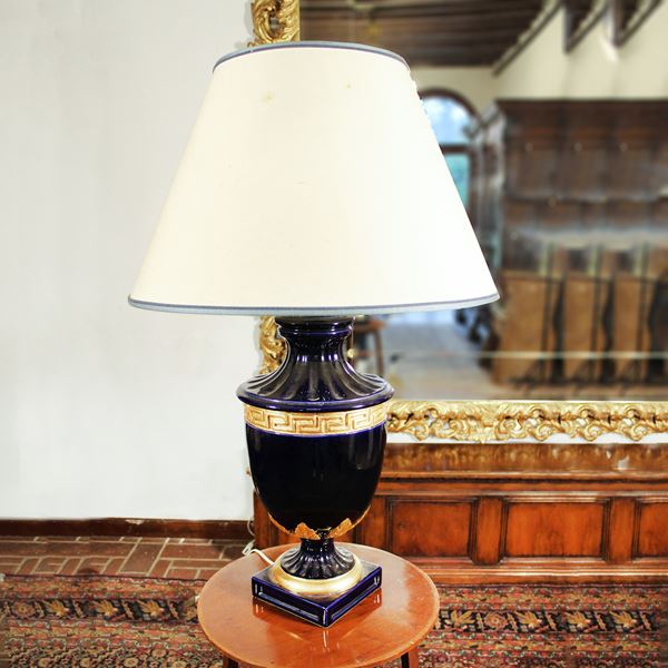 Lampada da tavolo in porcellana smaltata e dorata