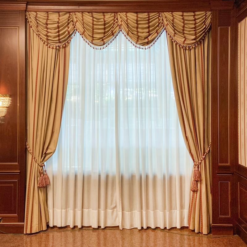 Tendaggio completo  (Italia, XX sec.)  - Asta Gli Arredi del Grand Hotel Bristol sul Lago Maggiore - San Luca Casa d'Aste