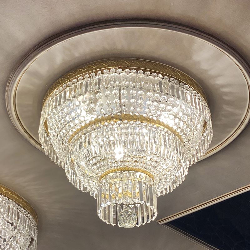 Plafoniera in bronzo dorato  (Italia, XX sec.)  - Asta Gli Arredi del Grand Hotel Bristol sul Lago Maggiore - San Luca Casa d'Aste