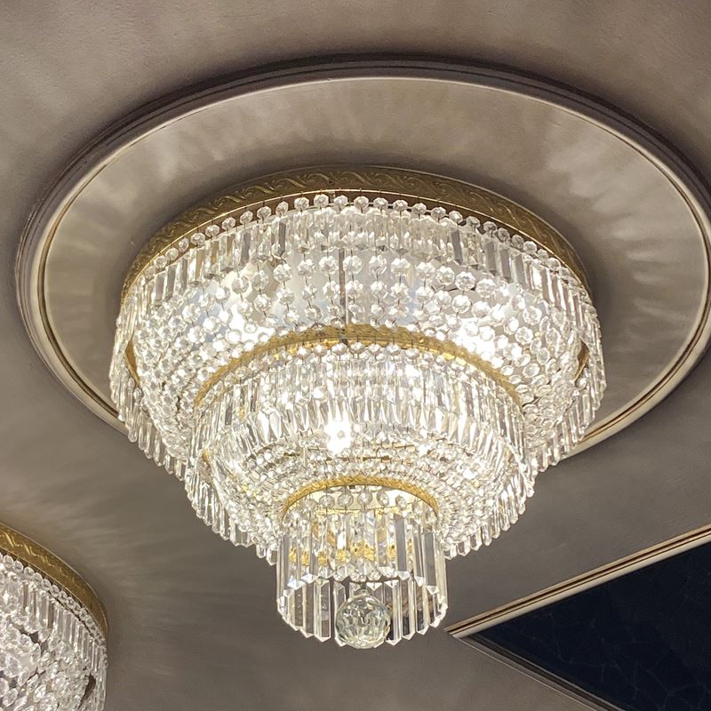 Plafoniera in bronzo dorato  (Italia, XX sec.)  - Asta Gli Arredi del Grand Hotel Bristol sul Lago Maggiore - San Luca Casa d'Aste