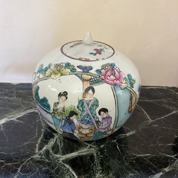 Vaso in ceramica bianca
