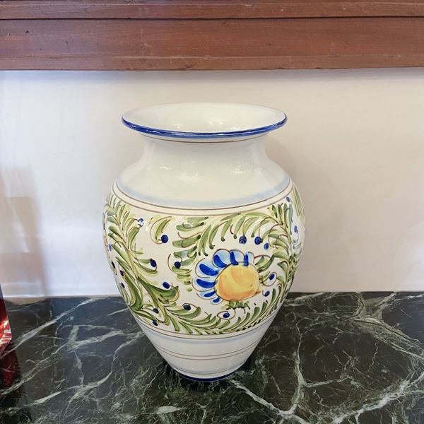Vaso in ceramica bianca