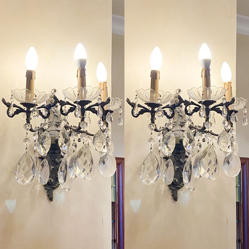 Coppia di appliques a tre luci  (Italia, XX sec.)  - Asta Gli Arredi del Grand Hotel Bristol sul Lago Maggiore - San Luca Casa d'Aste