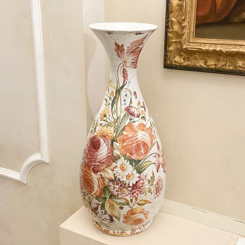 Vaso in ceramica bianca  (Italia, XX sec.)  - Asta Gli Arredi del Grand Hotel Bristol sul Lago Maggiore - San Luca Casa d'Aste