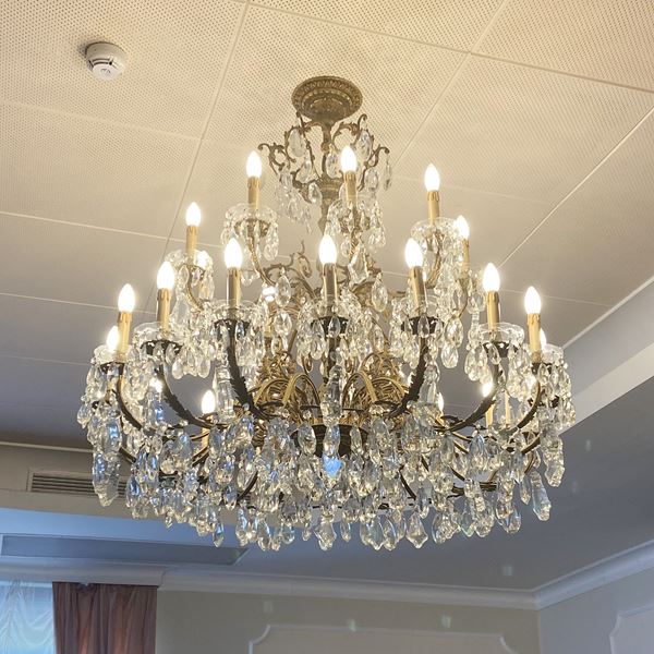 Grande lampadario a 27 luci