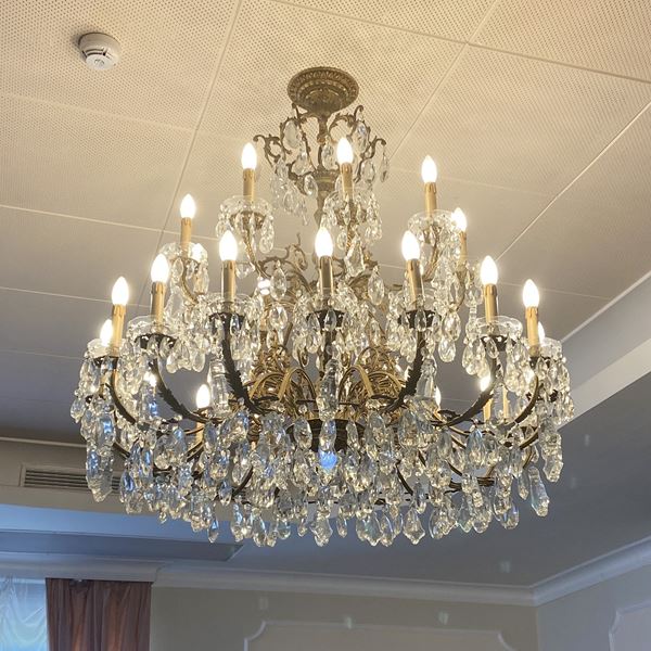 Grande lampadario a 27 luci