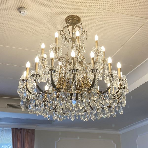 Grande lampadario a 27 luci